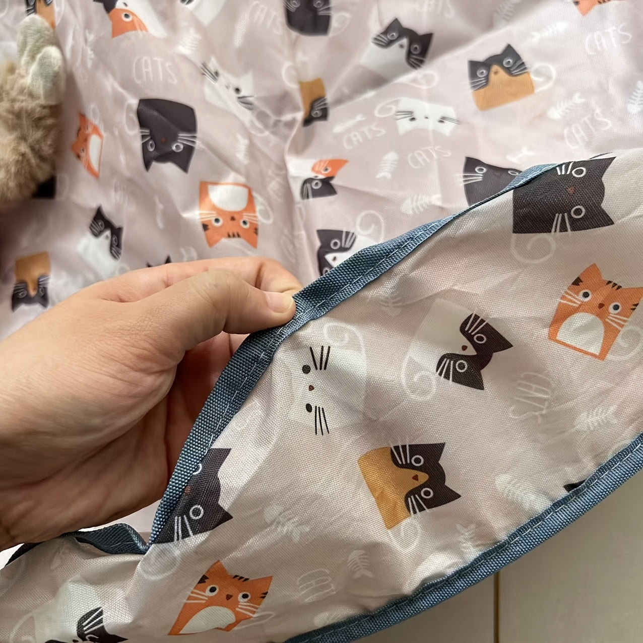 Pounce & Chase Glow Mouse Toy - Interactive Light-Up Prey in Play Tent